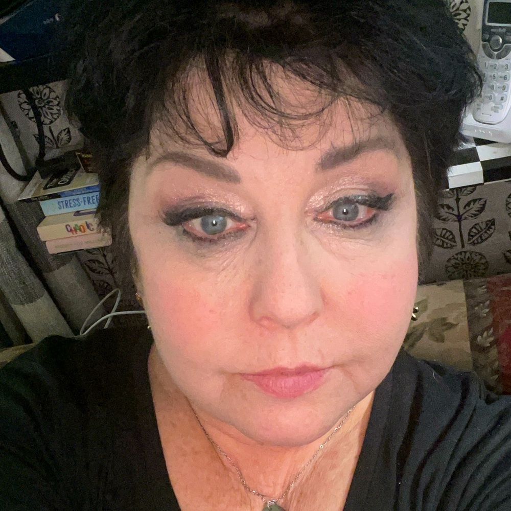 Meet your Posher, Sharon